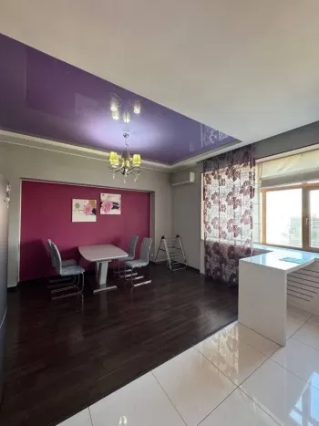 213 м², 4-комн. квартира, 8/8-1