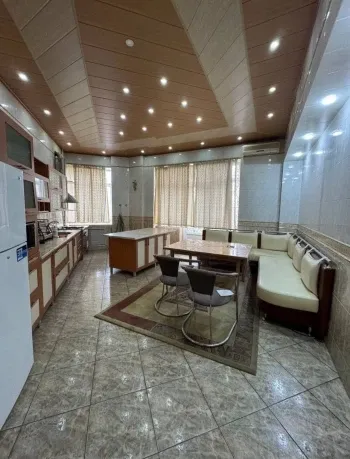 180 м², 4-комн. квартира, 3/7-3