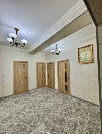 153 м², многокомнатная квартира, 1/8-0