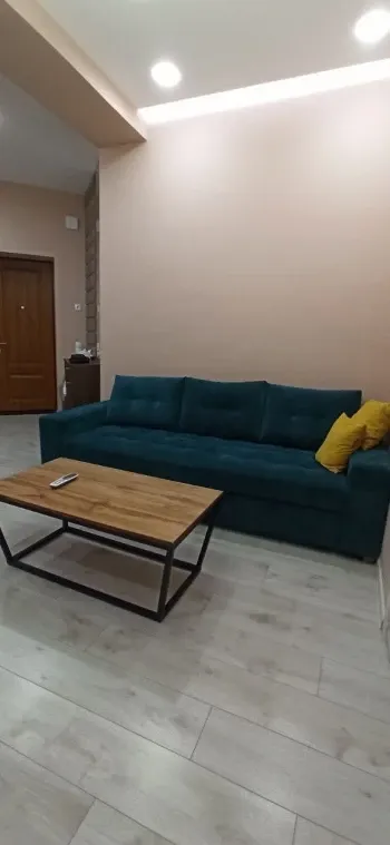 70 м², 3-комн. квартира, 4/8-2
