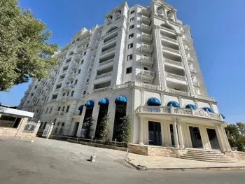 130 м², 4-комн. квартира, 8/10-1