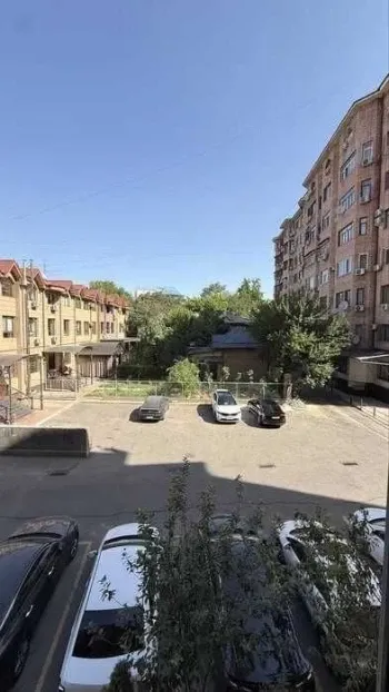 100 m², 3-xonali kvartira, 2/8-1