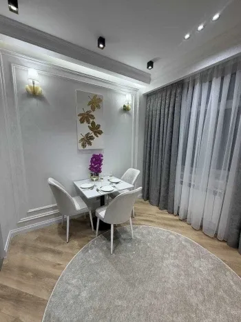 80 м², 3-комн. квартира, 6/9-0
