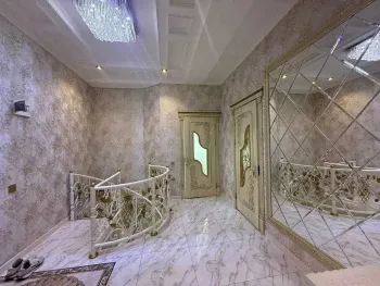 130 м², 4-комн. квартира, 1/6-2