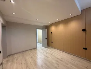 105 м², 3-комн. квартира, 1/10-3