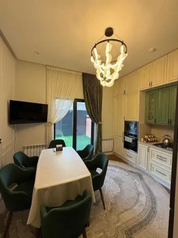 210 м², многокомнатная квартира, 1/9-1