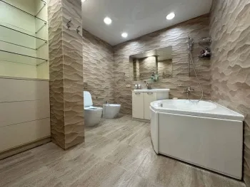 200 м², 3-комн. квартира, 6/9-2