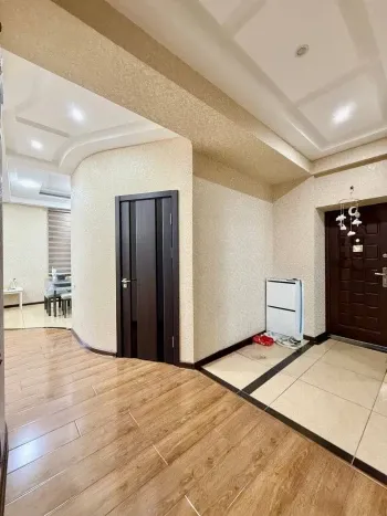 100 м², 4-комн. квартира, 8/9-3