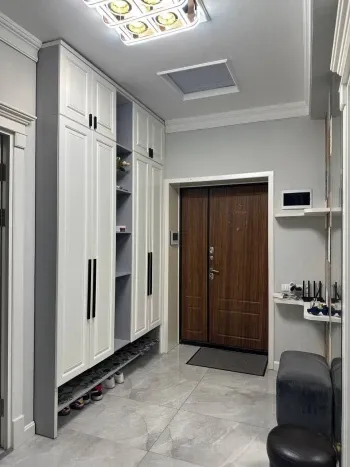 190 м², 4-комн. квартира, 8/9-2