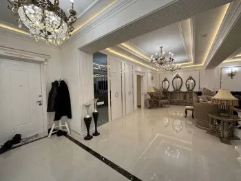 210 м², 3-комн. квартира, 3/7-2