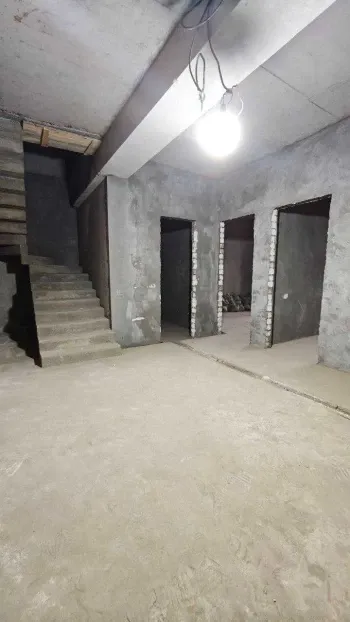 240 м², многокомнатная квартира, 9/10-3