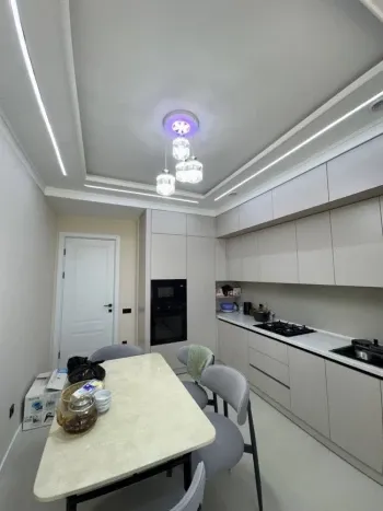 98 м², 3-комн. квартира, 12/12-1