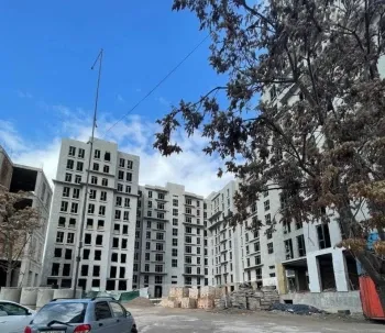 100 м², 4-комн. квартира, 4/10-0