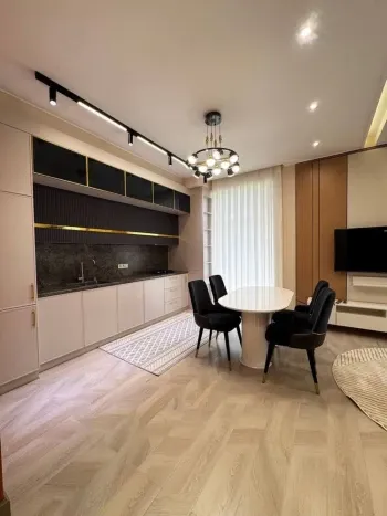 85 м², 3-комн. квартира, 2/5-3