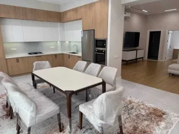 130 м², 4-комн. квартира, 4/7-2