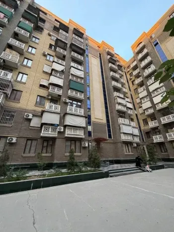 130 m², 4-xonali kvartira, 1/10-0