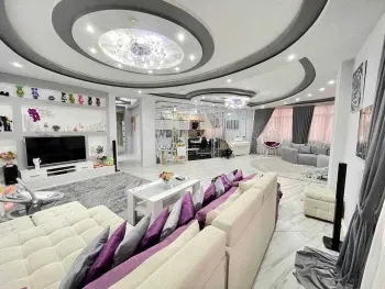 195 м², 4-комн. квартира, 5/9-3