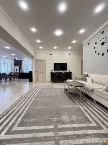 160 м², 5-комн. квартира, 8/9-0