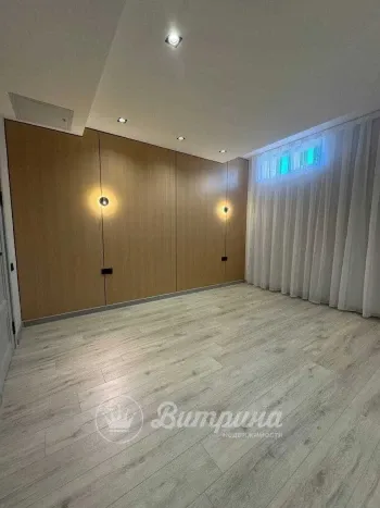 105 м², 3-комн. квартира, 1/10-1