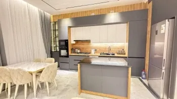 83 м², 3-комн. квартира, 3/8-2