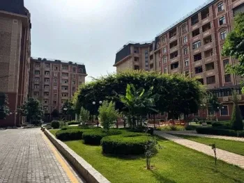 245 м², 4-комн. квартира, 7/8-0