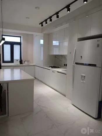130 м², 3-комн. квартира, 6/9-3