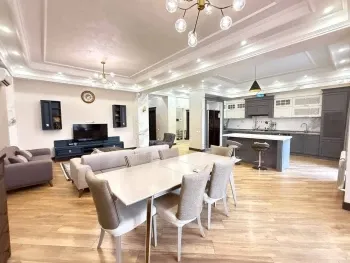 135 м², 3-комн. квартира, 3/7-3
