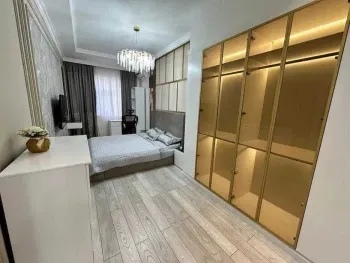 130 м², 4-комн. квартира, 4/8-1