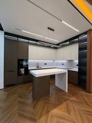 76 м², 2-комн. квартира, 2/9-3