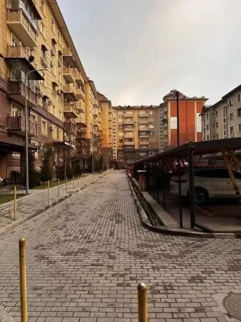 187 м², 5-комн. квартира, 3/8-0