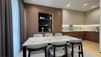 100 м², 3-комн. квартира, 10/25-3