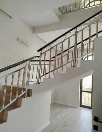 200 м², 5-комн. квартира, 8/9-3