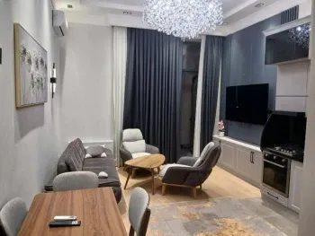 84 м², 3-комн. квартира, 2/8-0