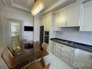 175 m², 5-xonali kvartira, 7/8-3