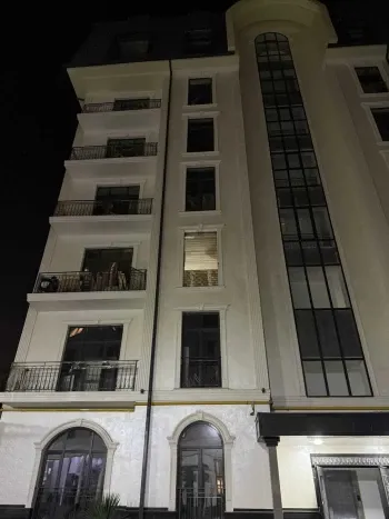 220 м², многокомнатная квартира, 7/8-3