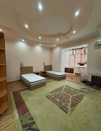180 м², 4-комн. квартира, 3/7-2