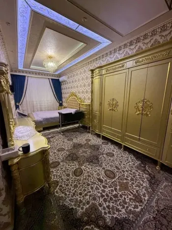 220 м², многокомнатная квартира, 1/5-3