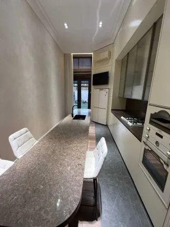 186 м², 5-комн. квартира, 1/10-1