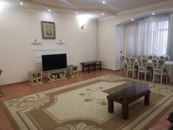 180 m², 4-xonali kvartira, 3/8-3