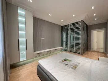 140 м², 3-комн. квартира, 4/8-3