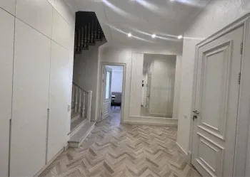 161 m², 4-xonali kvartira, 7/8-2