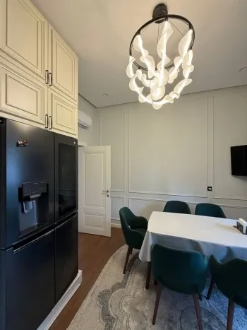 210 м², многокомнатная квартира, 1/9-3