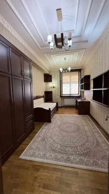 185 m², 4-xonali kvartira, 4/8-2