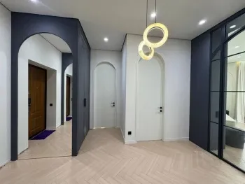 135 м², 4-комн. квартира, 8/9-3