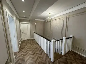 230 м², 5-комн. квартира, 9/10-2