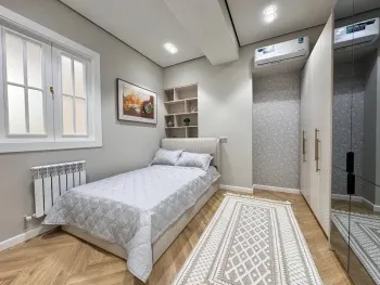 145 м², 4-комн. квартира, 4/4-2