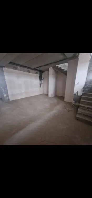 200 м², многокомнатная квартира, 1/9-1