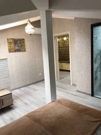 105 m², 4-xonali kvartira, 8/8-0