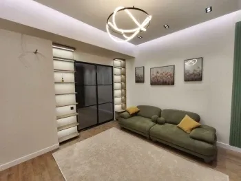 80 м², 3-комн. квартира, 4/10-0