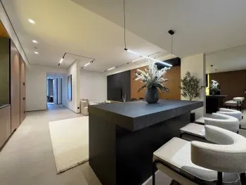 140 м², 3-комн. квартира, 2/16-0